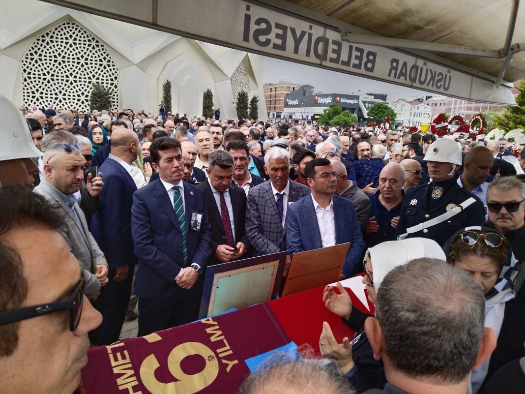 Süleyman Soylu ile İmamoğlu Mehmet Ali Yılmaz'ın cenazesinde aynı karede. İşte Soylu'nun hali 4